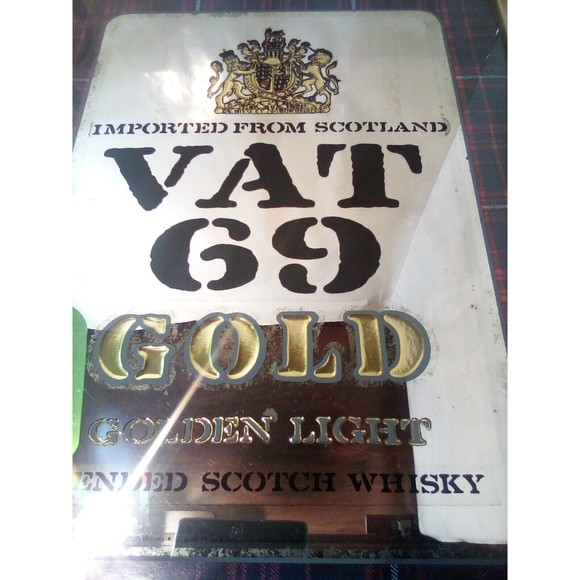 Vintage VAT 69 Golden Light Gold Blended Scotch Whisky Bar Pub Dive Wall Mirror - Picture 2 of 6